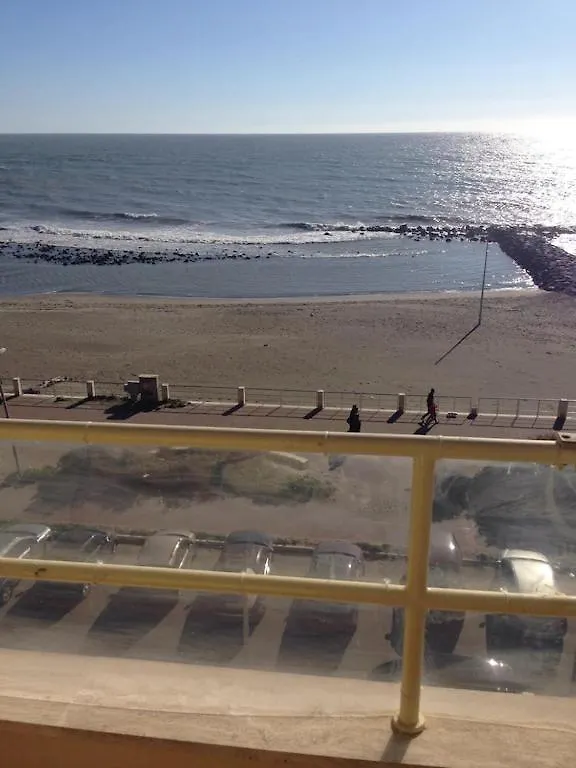 Wonderful Front Sea Apartment Lido di Ostia