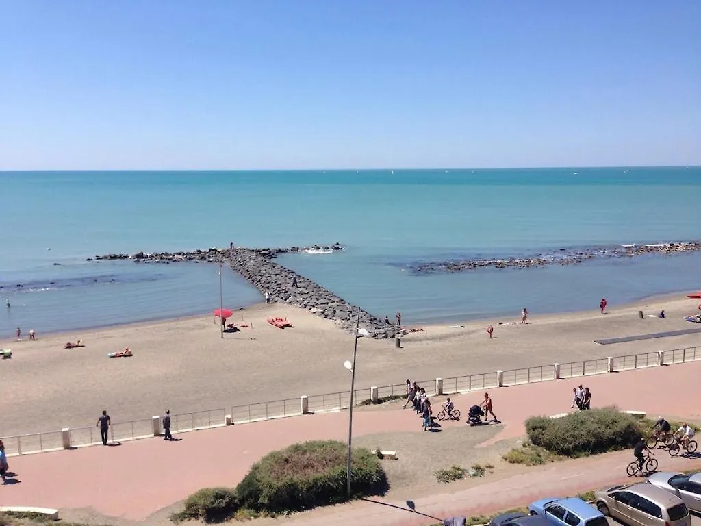 Wonderful Front Sea Apartment Lido di Ostia