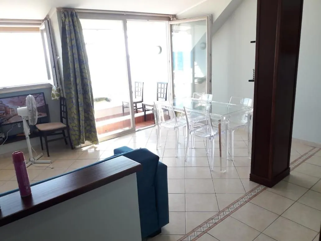 Wonderful Front Sea Apartment Lido di Ostia