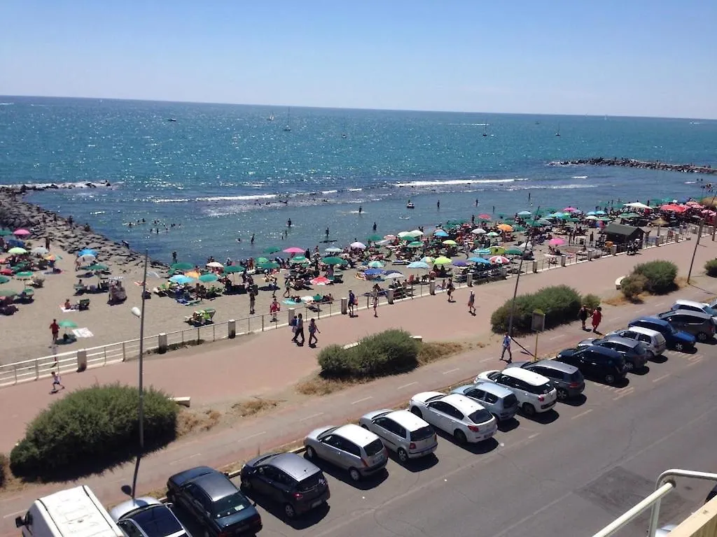 Wonderful Front Sea Apartment Lido di Ostia